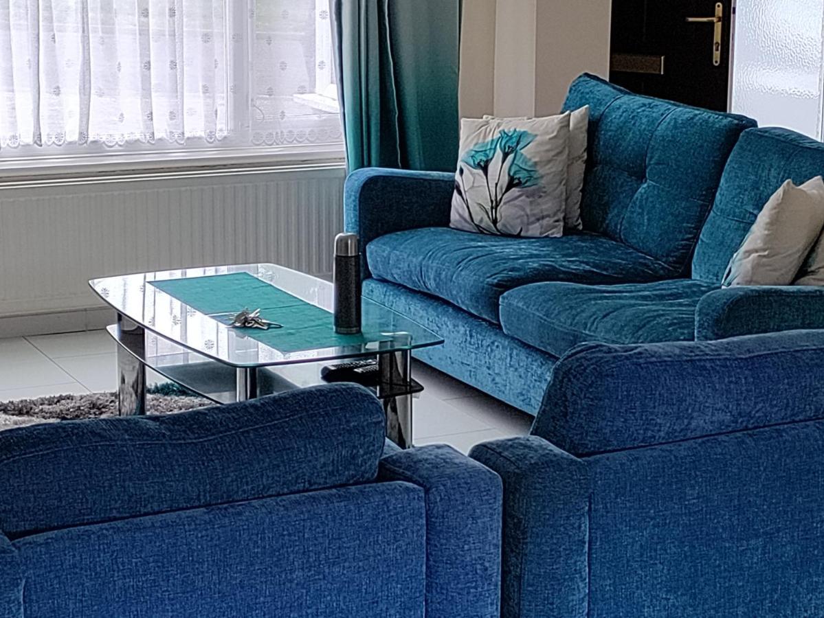 Beautiful House In Ruislip Hotel Northwood  Bagian luar foto