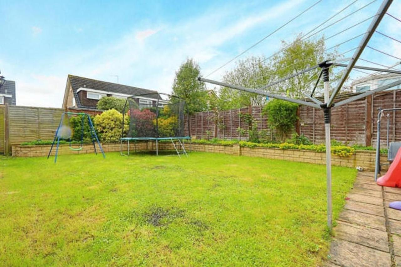 Beautiful House In Ruislip Hotel Northwood  Bagian luar foto